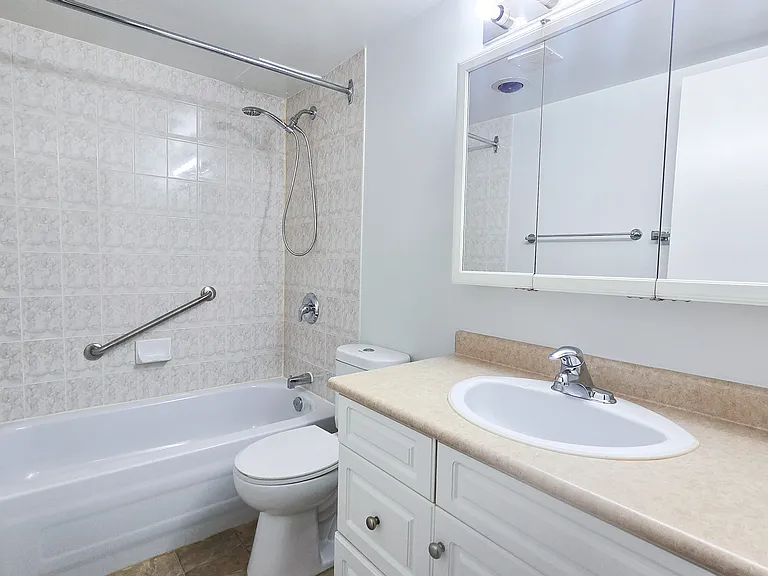 5045 Whitemud Rd NW — Photo 25