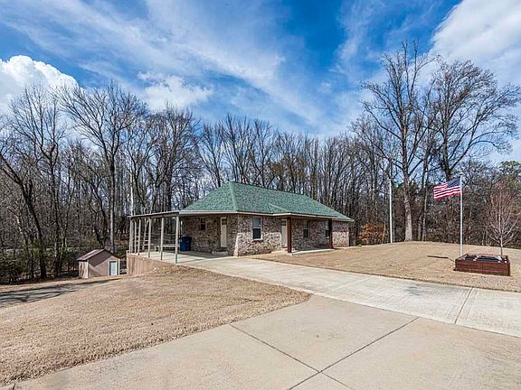 2nd image of 207 Meade Lake Rd