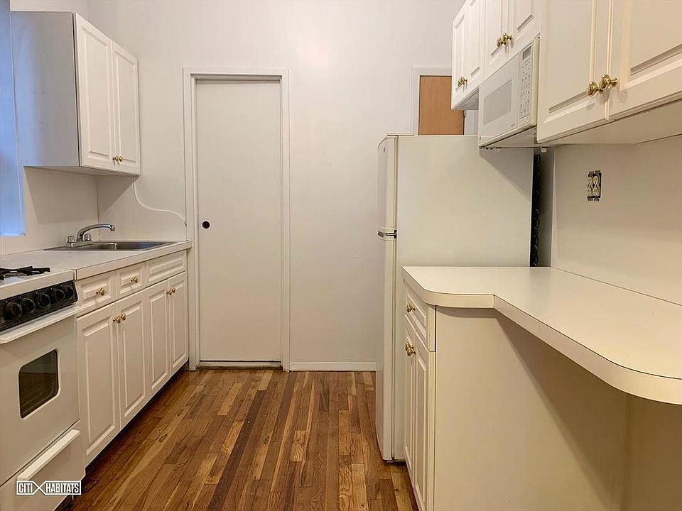 2nd image of 242 E 77th St APT 4RW
