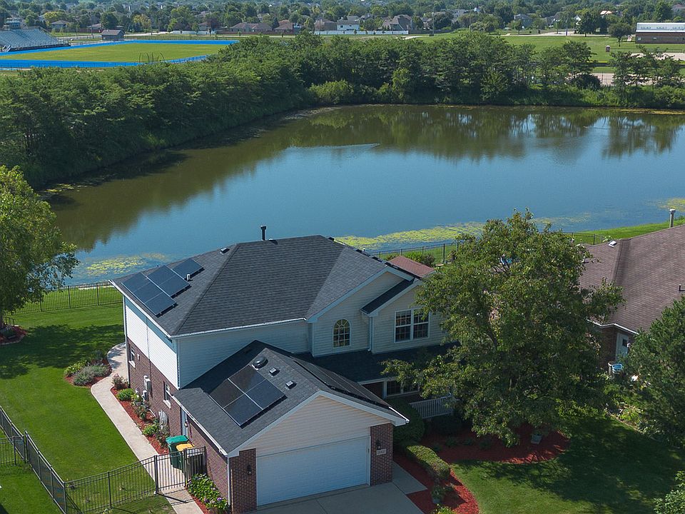 1st image of 24427 Arrowhead Dr
