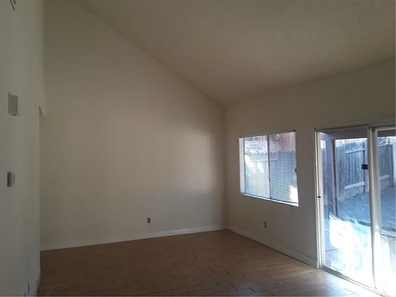 4th image of 1103 McKinley St