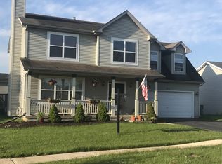 916 N Oak Creek Dr, Genoa, IL 60135