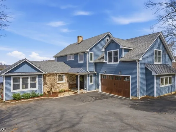 23 Edgemere Ave, Mount Arlington Boro, NJ 07856