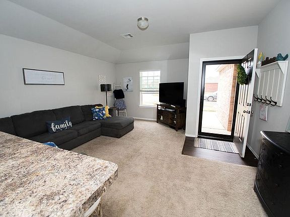 4th image of 9520 Kindsey Ave