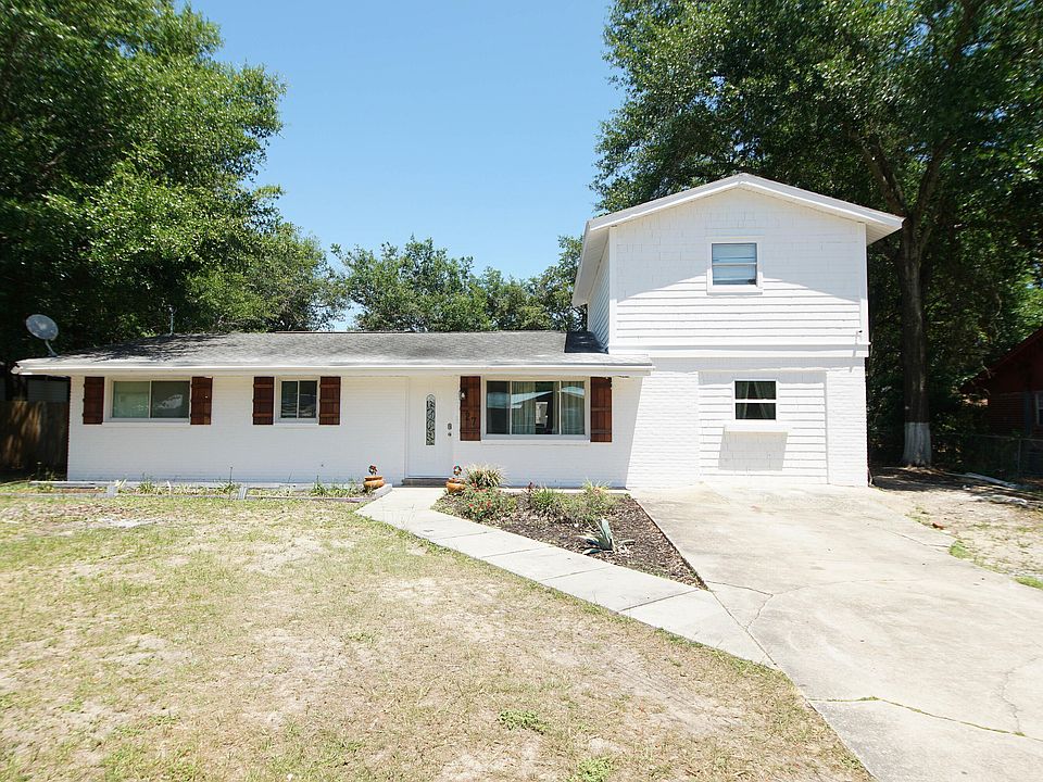 1st image of 27 NW Poulton Drive