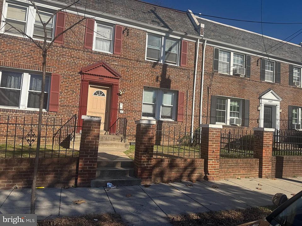 2nd image of 2506 N St SE