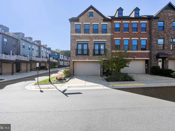 3158 Goldenwave Ct, Fairfax, VA 22031