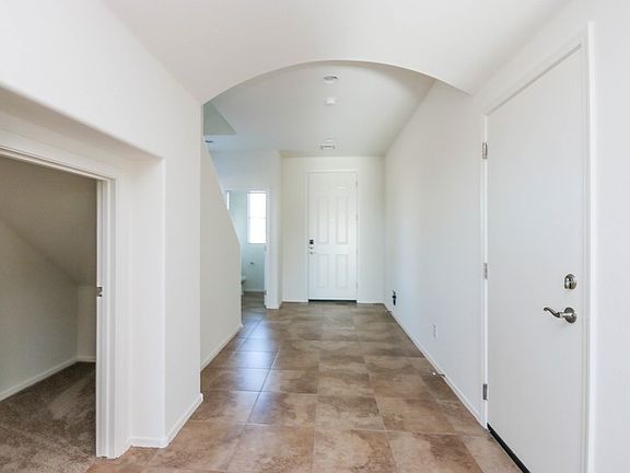 4th image of 1225 E Palomino Way