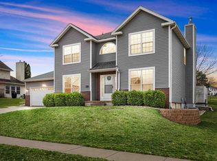 208 Rockvalley Dr SW, Cedar Rapids, IA 52404