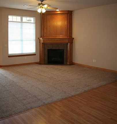 2nd image of 2025 Oak Cres NW
