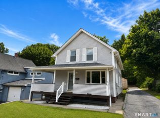 17 Pratte Ave, Taftville, CT 06380