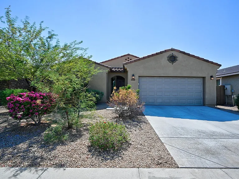 7571 W Molly Dr — Photo 1