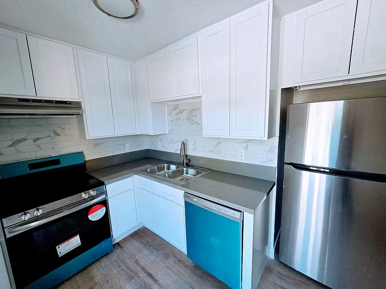 5623 W Myrtle Ave — Photo 7