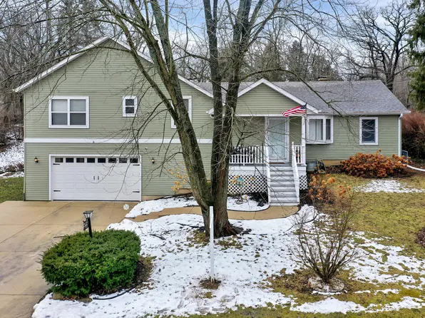 25635 W Venetian Dr, Ingleside, IL 60041