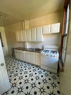 Rented by Hagstrom Management Inc | media 17