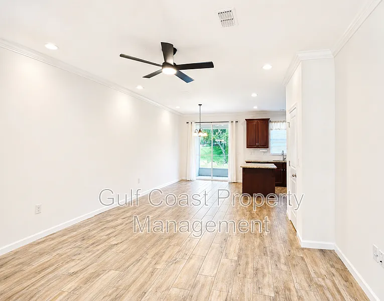 3 bed, 2.5 bath, 1512 sqft, $2,299 — Photo 4