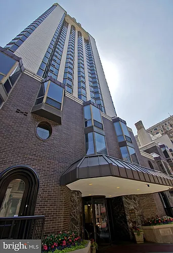 2020 Walnut St #15K Photo 1