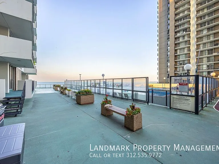 6033 N Sheridan Rd #35D — Photo 30