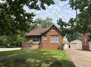 601 Bryn Mawr Blvd, Springfield, IL 62703