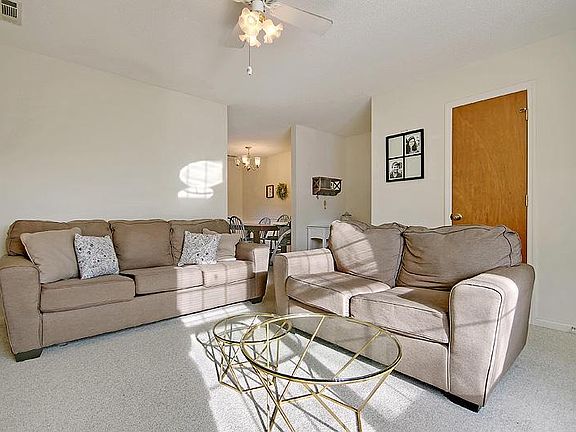 3rd image of 100 Courtland Dr