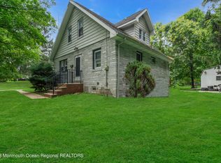 303 Stephenson Ave, Middlesex, NJ 08846