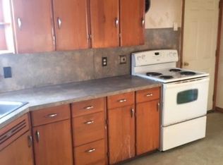 302 5th St SE, Oelwein, IA 50662