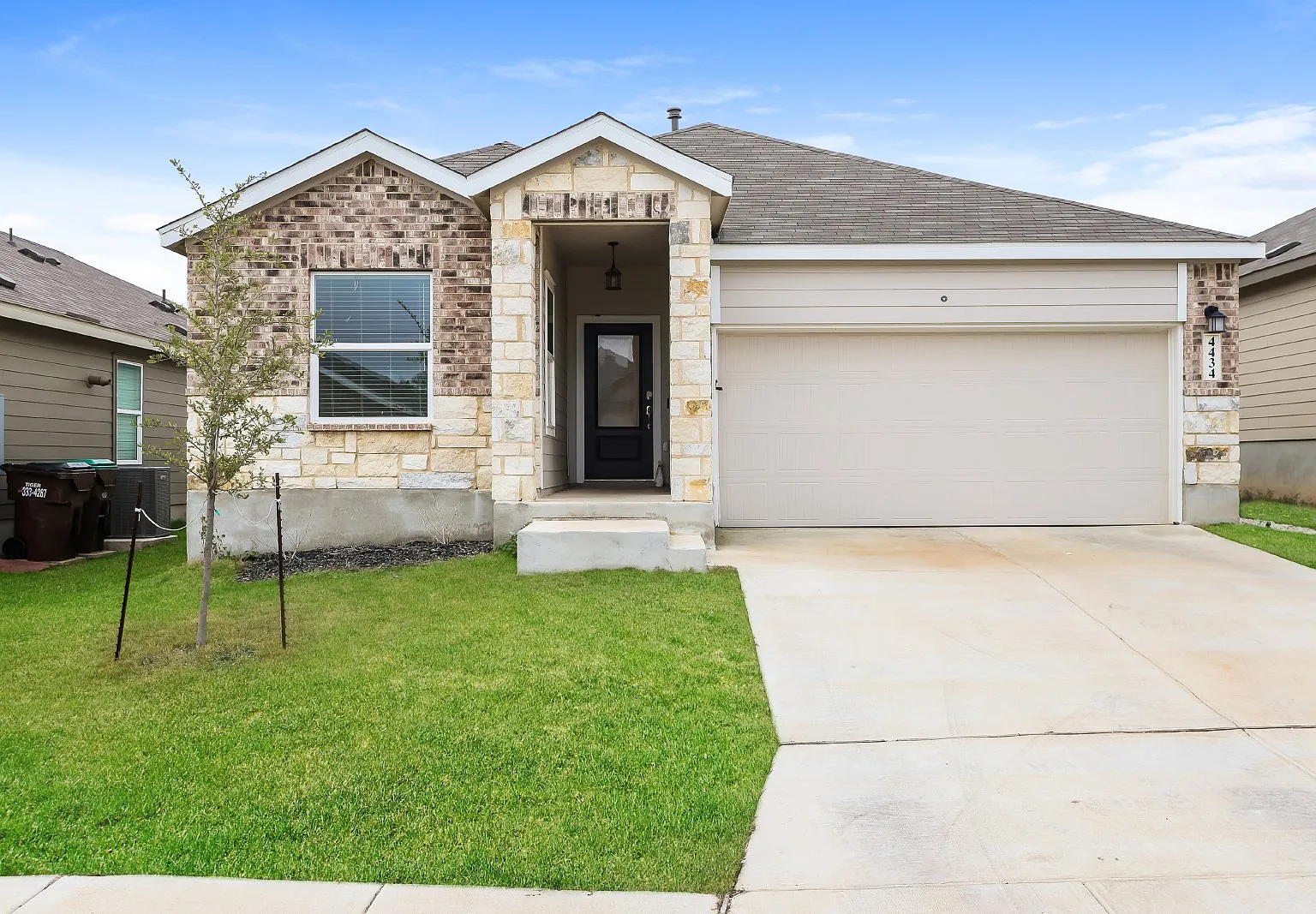 3 bed, 2.0 bath, 1410 sqft, $1,985 — Photo 1