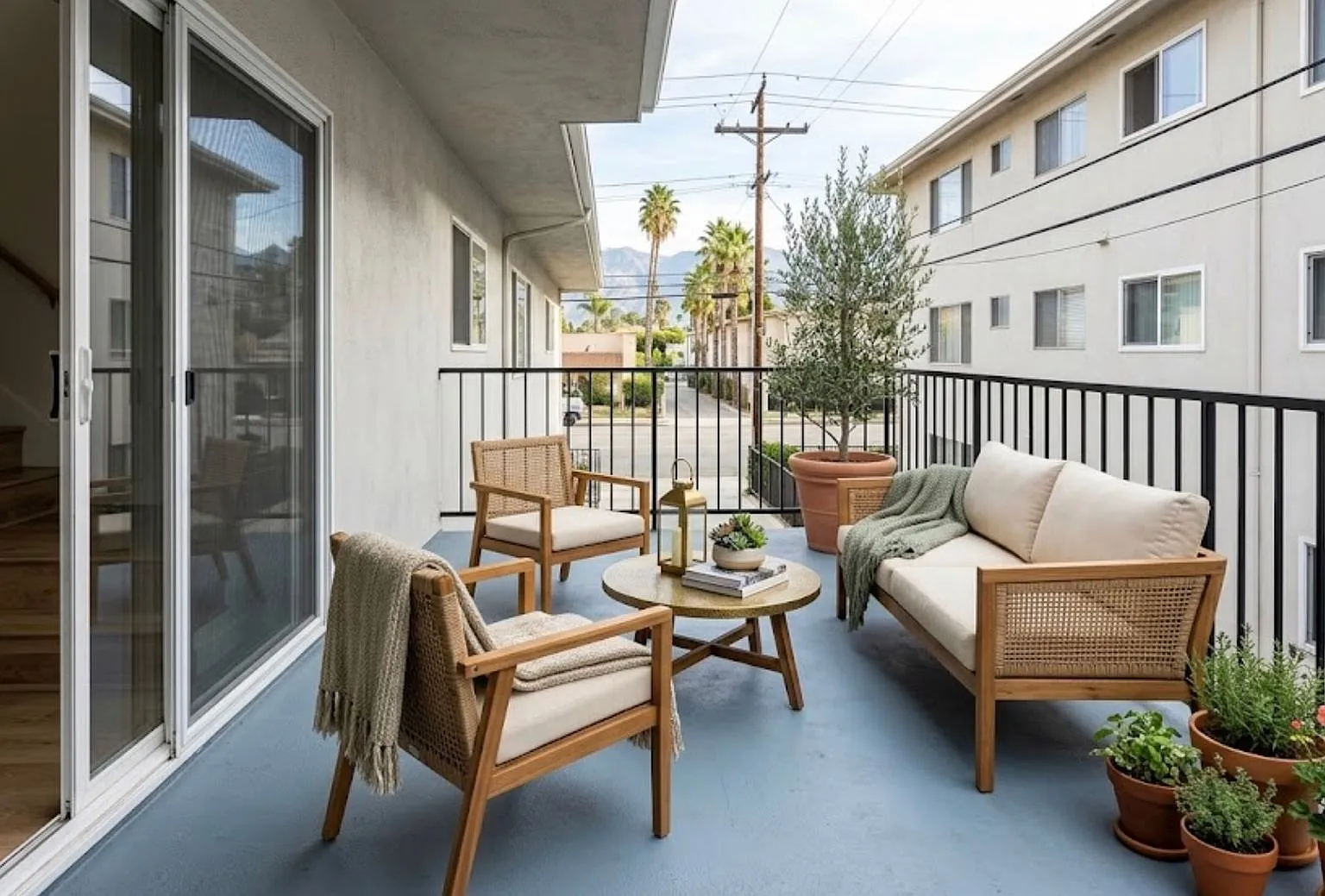 Gorgeous New Townhomes Next To la Cienega Park — Photo 3