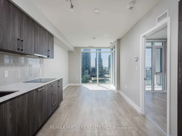 27 Bathurst St, Toronto, ON
