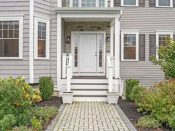 3rd image of 17 Chamberlain Rd