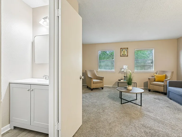 4308 Belvedere St #205 — Photo 7