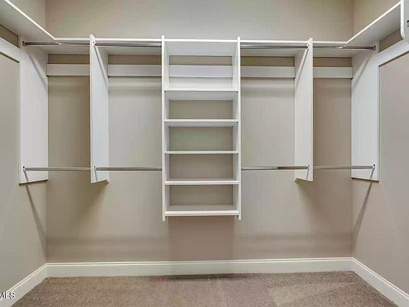 5th image of 828 Jacksonian Way