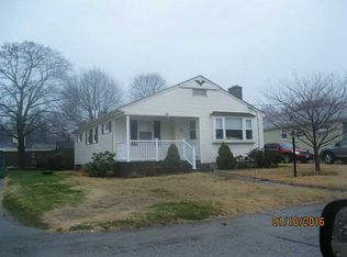 31 Farrar St, Cranston, RI 02920