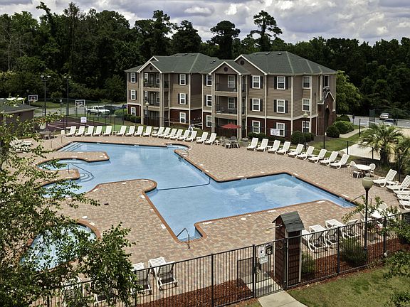 Outdoor Pool and Hot Tub