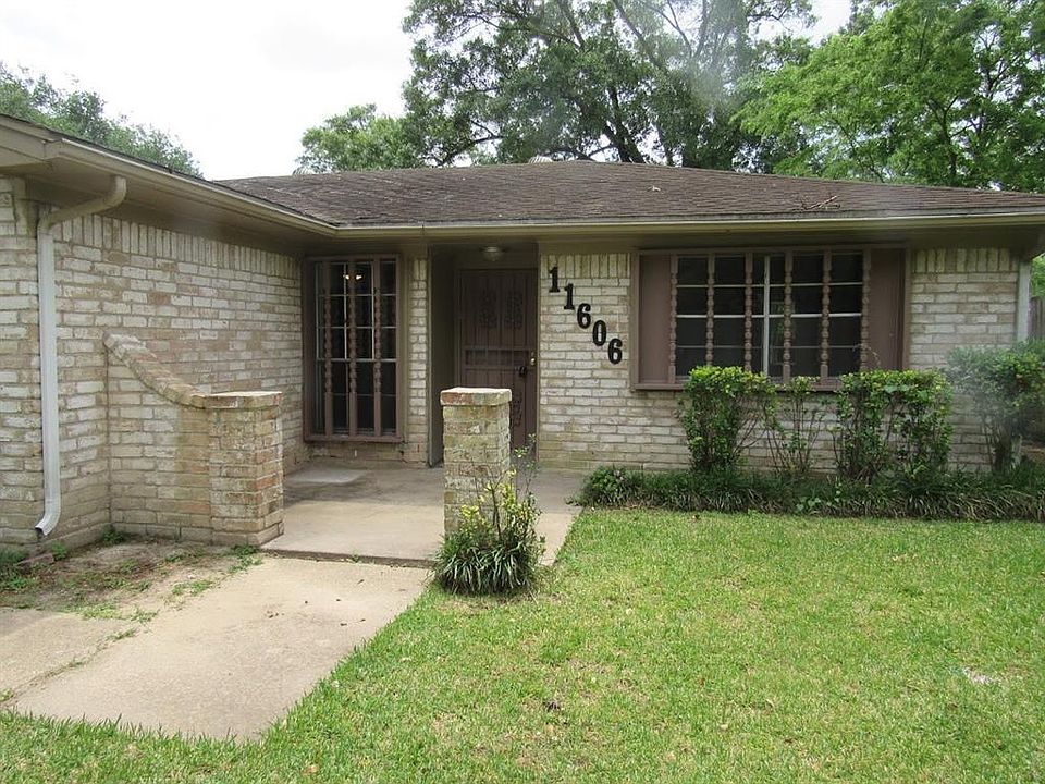 1st image of 11606 Wood Shadows Dr
