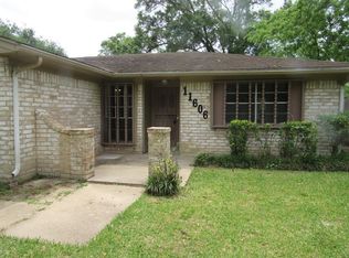 11606 Wood Shadows Dr, Houston, TX 77013