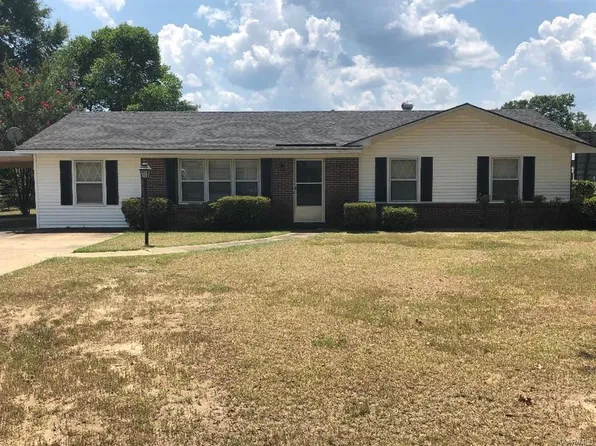 36 Park Ln, Selma, AL 36701