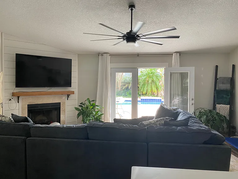 2055 Capistrano Dr — Photo 7