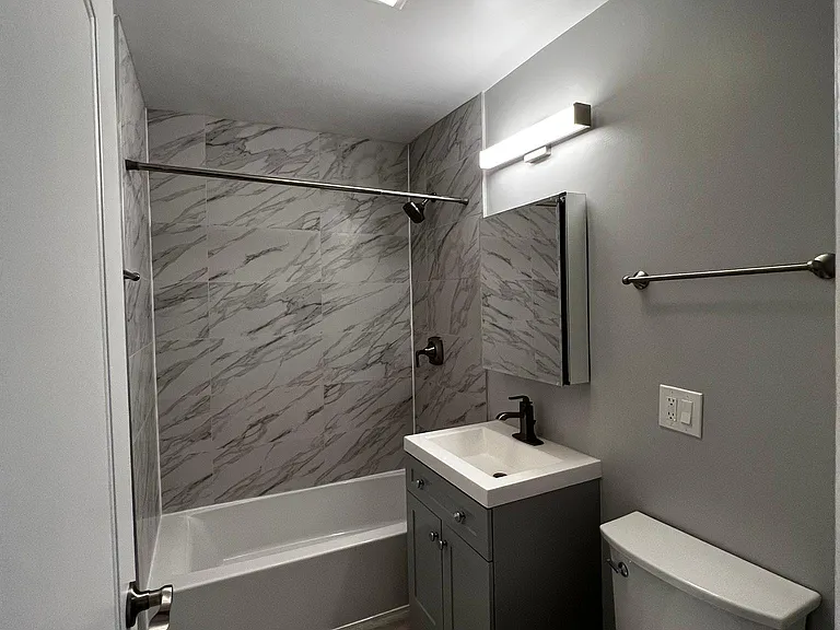 1655 W Farwell Ave #2B — Photo 10