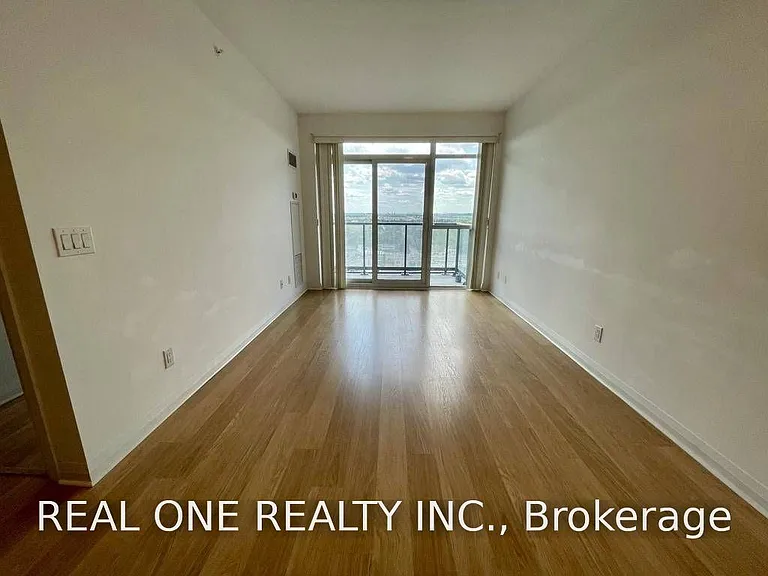 55 Oneida Cres #1605 — Photo 3