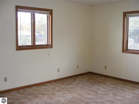 2nd image of 329 S Lake Dr