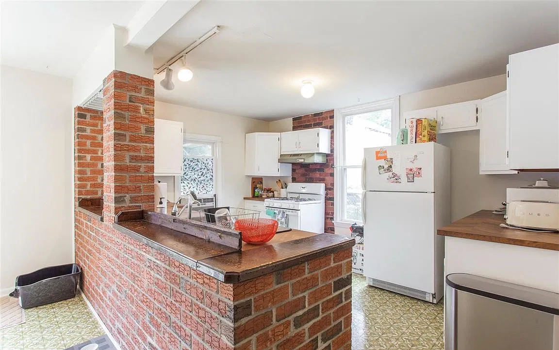 2 bed, 1002 sqft, $1,950 — Photo 3