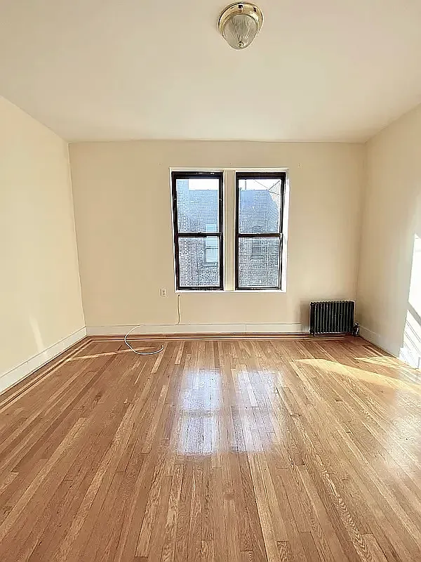 370 Wadsworth Avenue — Photo 2
