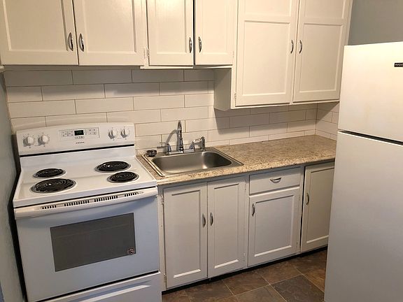 Kitchen, Fridge, Oven/Range