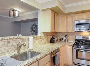 12213 Fairfield House Dr APT 502B, Fairfax, VA 22033