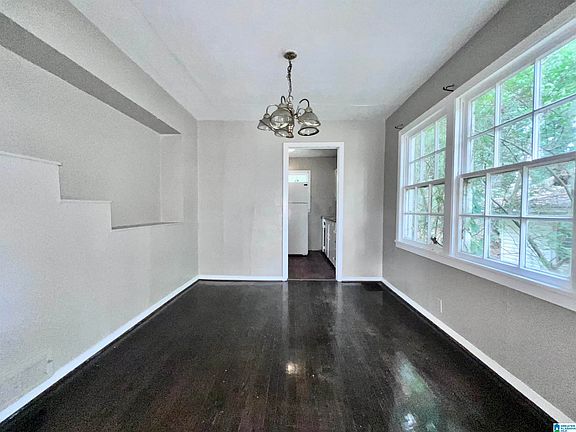 5th image of 929 Woodward Rd