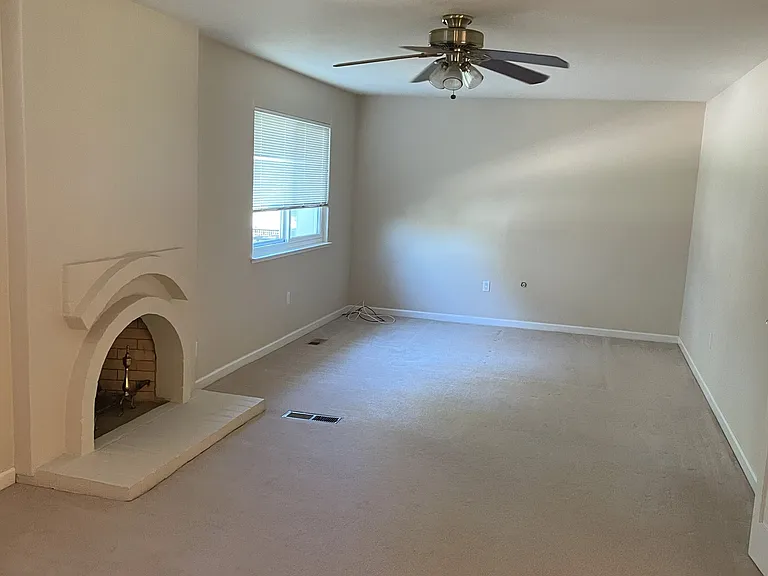 1611 Parkwood Dr — Photo 16