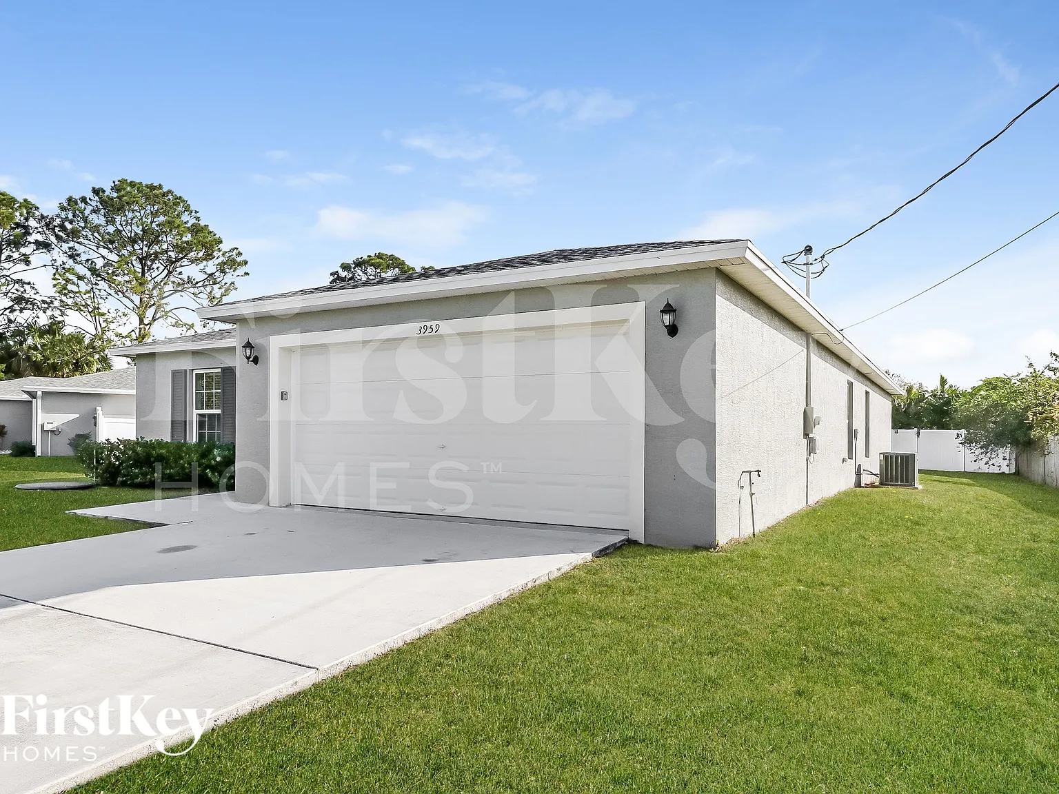 4 bed, 2.0 bath, 1833 sqft, $2,255 — Photo 3