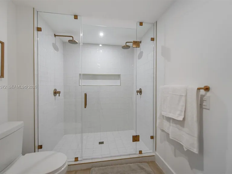 90 NE 32nd St #618 — Photo 16