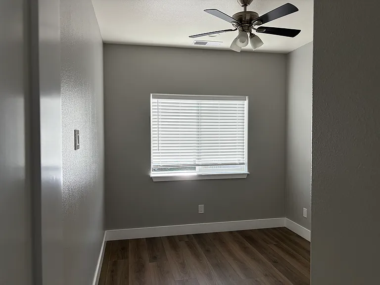 1881 Crimson Ln — Photo 14